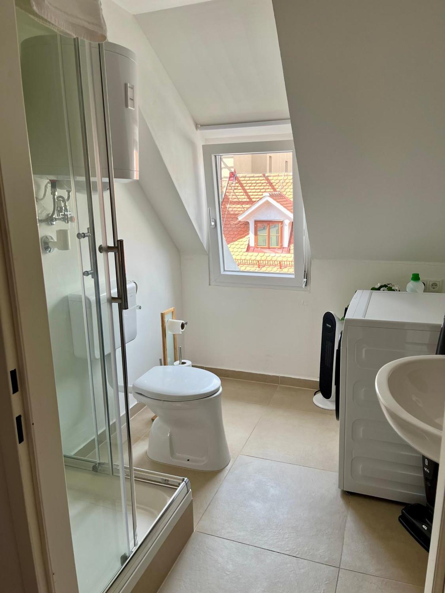 Flores City Center Studio - Easy Self-Check-In Грац Экстерьер фото